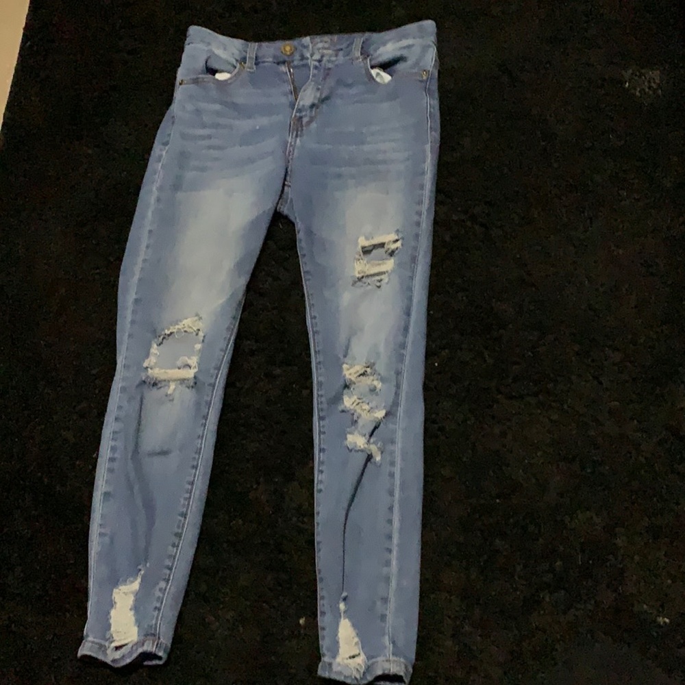 Very stretchy and comfy high waisted jeans.